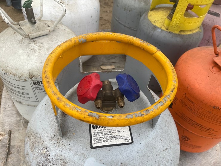 #3922-•-(7)-refrigerant-tanks-and-(1)-nitrogen/argon-tank-image-11