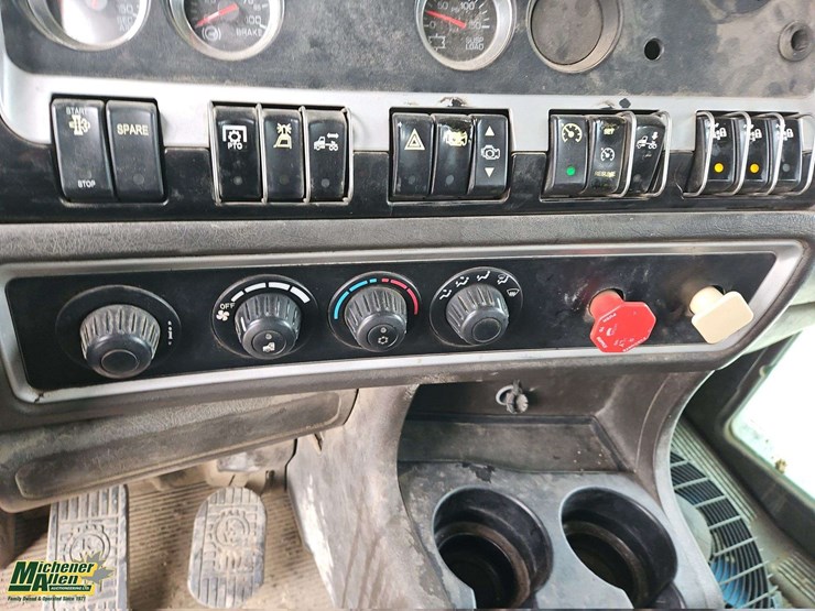 2013-kenworth-t800-image-33