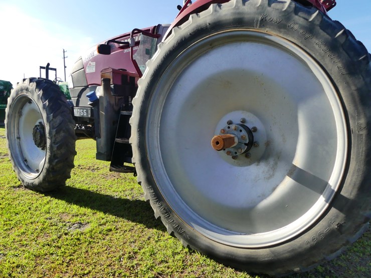 case-ih-farmall-140a-image-8