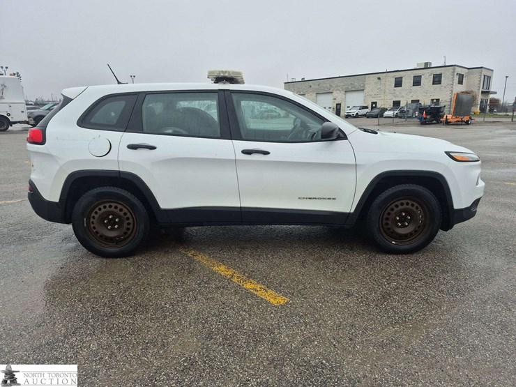 2016-jeep-cherokee-image-4