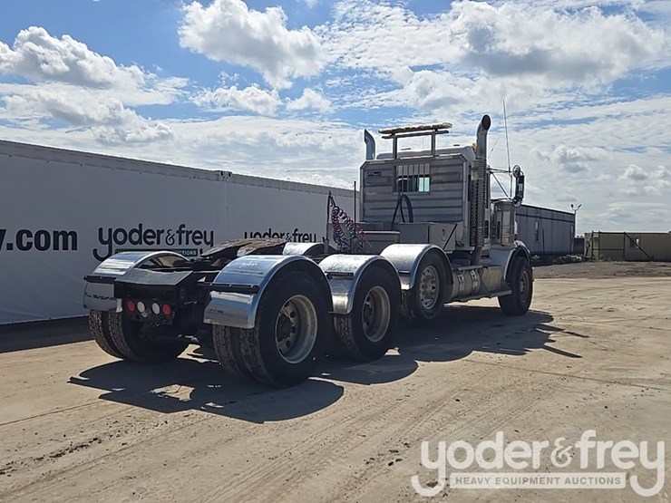 2014-kenworth-t880-image-5