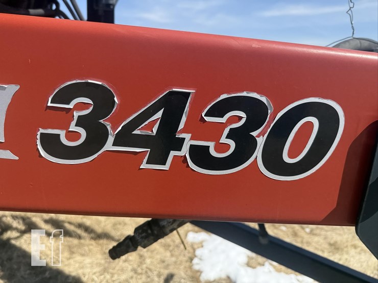 2011-case-ih-3430-image-9