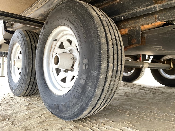 #201-•-2014-palomino-puma-253-fbs-27'-fifth-wheel-camper-(has-wi-title)-image-106