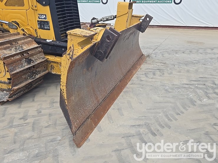 2021-caterpillar-d1-image-26