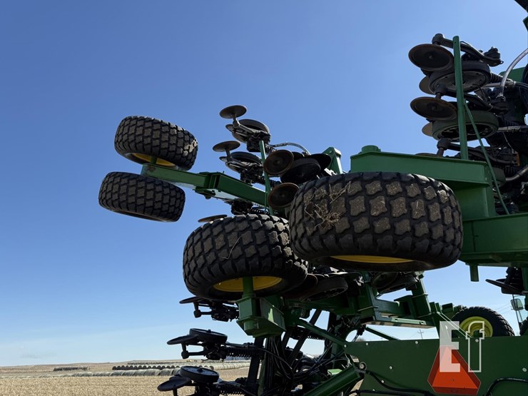 2012-john-deere-1890-image-151