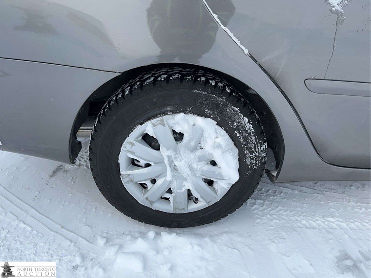 non-operable-2005-toyota-camry-4dr-sedan-image-9