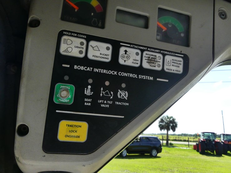 2008-bobcat-t250-image-15