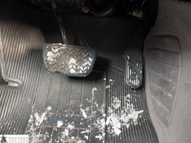 non-operable-2005-toyota-camry-4dr-sedan-image-22