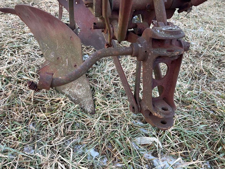 two-bottom-fordson-plow-image-21