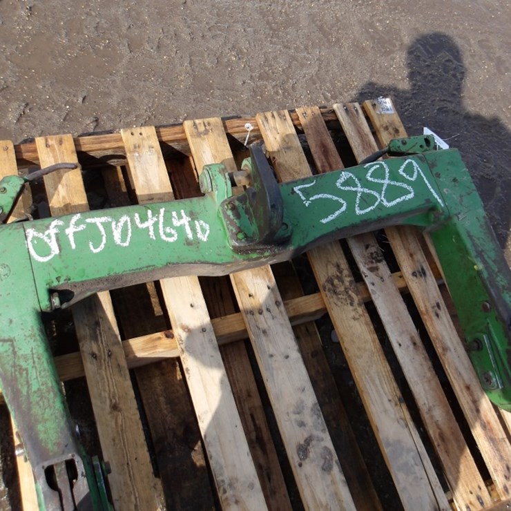 #5889 • John Deere Quick Hitch