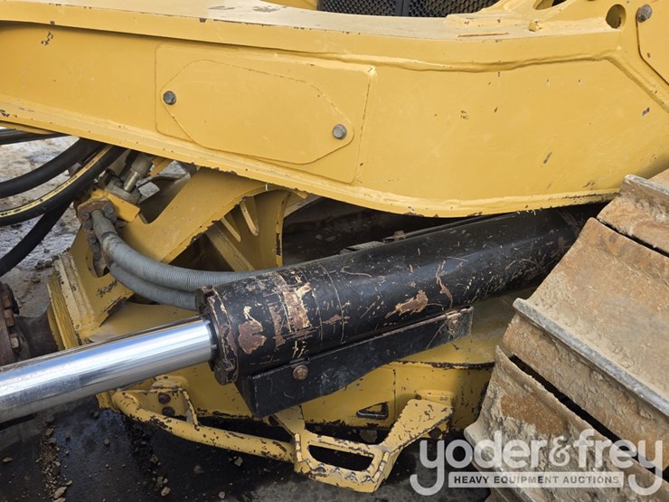2019-caterpillar-d6-lgp-image-28