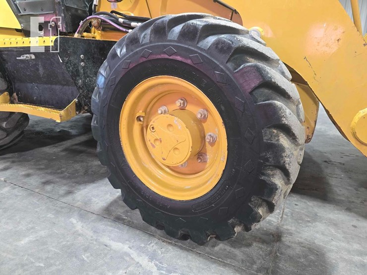 2021-caterpillar-416-image-33