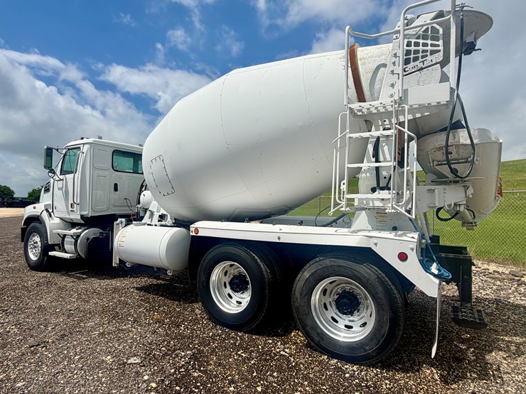 2022-western-star-4700-image-7