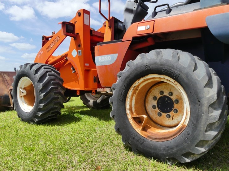 2001-kubota-r520-image-6