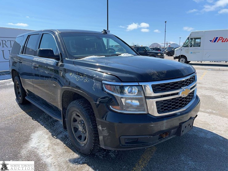 2017-chevrolet-tahoe-image-3