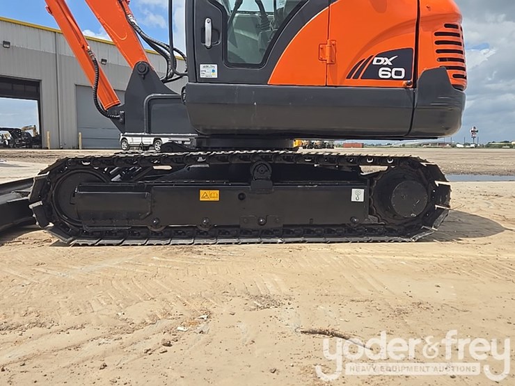 2020-doosan-dx60e-9cn-image-9