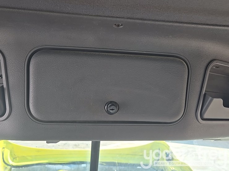 2014-freightliner-cascadia-113-image-112