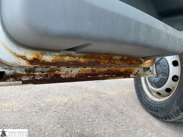 2016-ford-transit-image-30