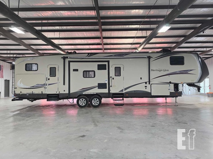 2015-forest-river-wildwood-heritage-glen-lite-366bh-image-6