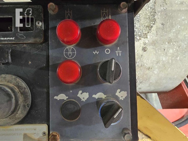 2007-dynapac-ca250d-image-16