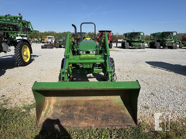 2022-john-deere-5055e-image-2