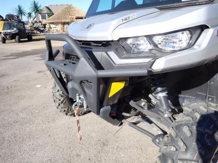 2021-can-am-defender-limited-hd10-4x4-side-by-side-image-25