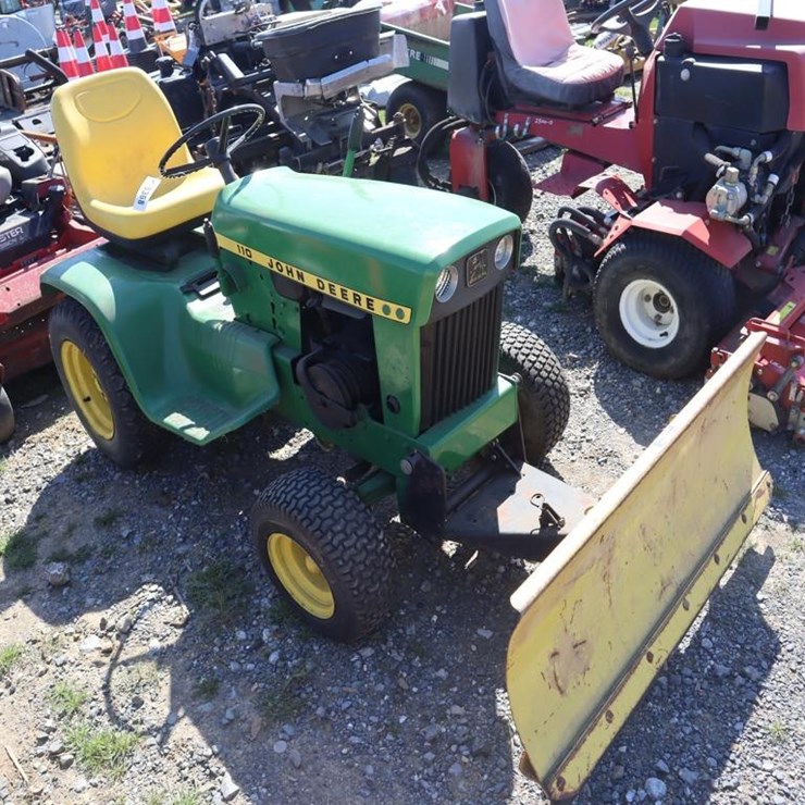 JOHN DEERE 110