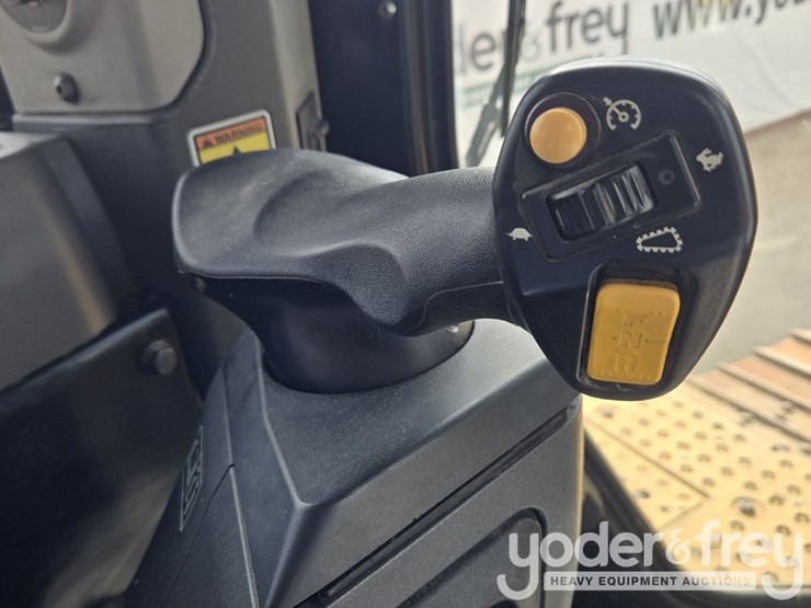 2019-caterpillar-d6-lgp-image-74