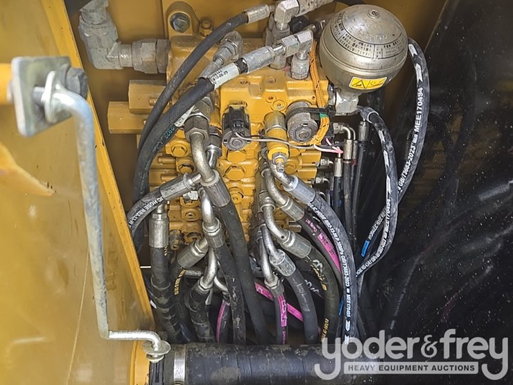 2018-caterpillar-305.5-image-86