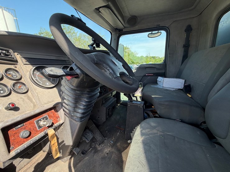 2007-kenworth-t300-image-18