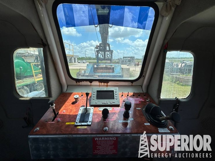 2014-international-7400-image-8