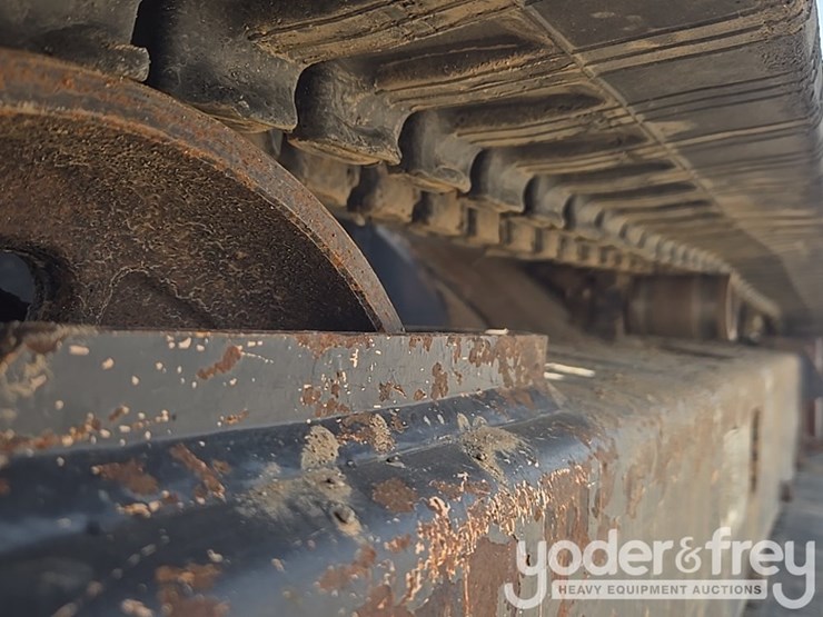 2022-deere-26g-image-14