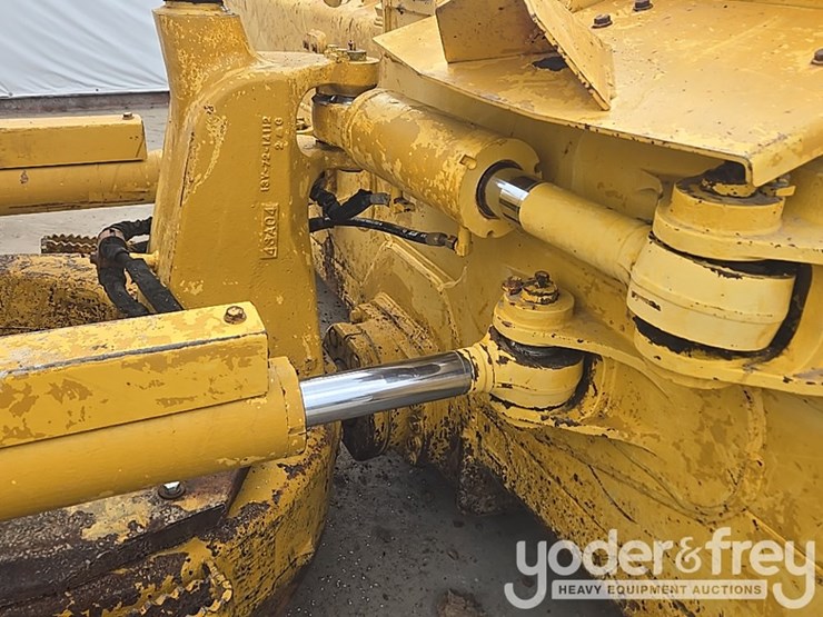 2014-komatsu-d61px-23-image-32