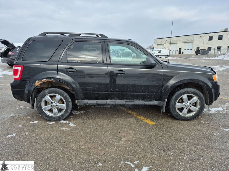 2011-ford-escape-xlt-image-4