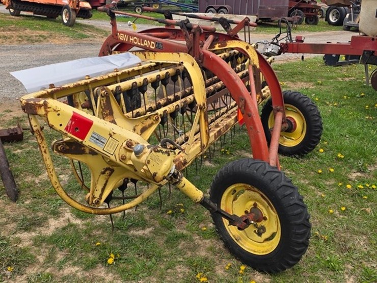 new-holland-258-image-3