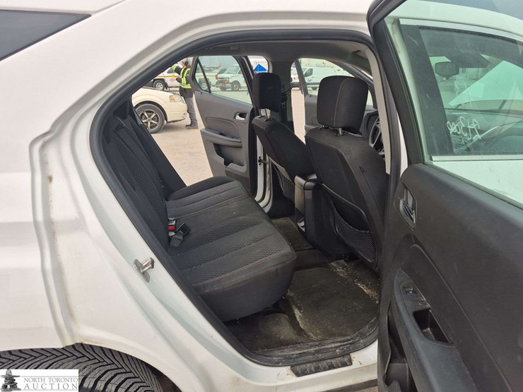 2013-chevrolet-equinox-image-35