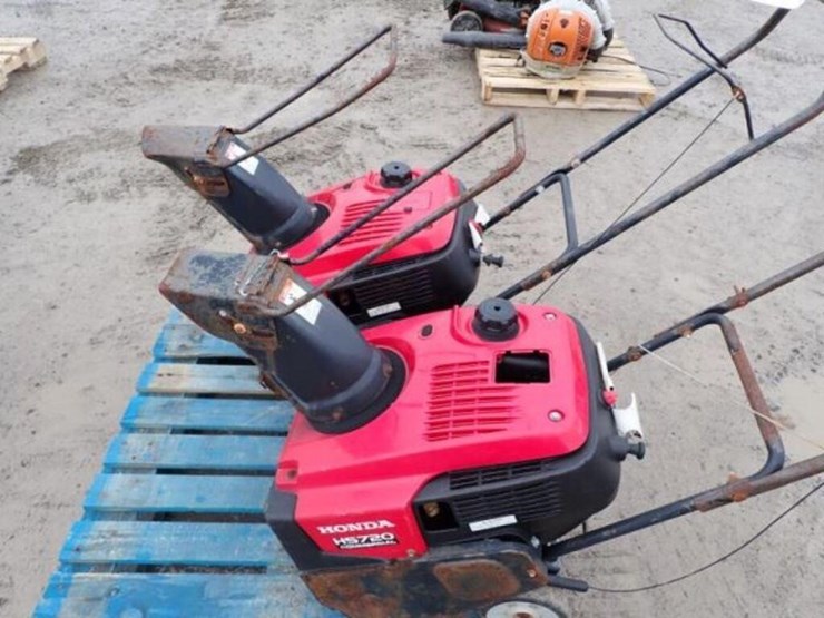 qty-of-(2)-honda-hs720-20-in.-snowblowers-image-6