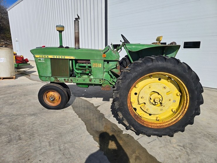 1967-john-deere-2510-image-2