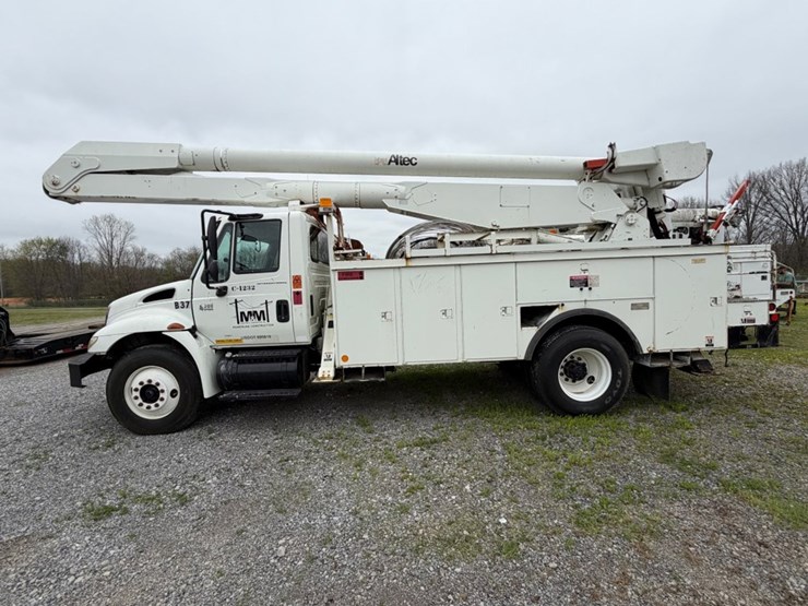 2004-international-durastar-4300-image-4