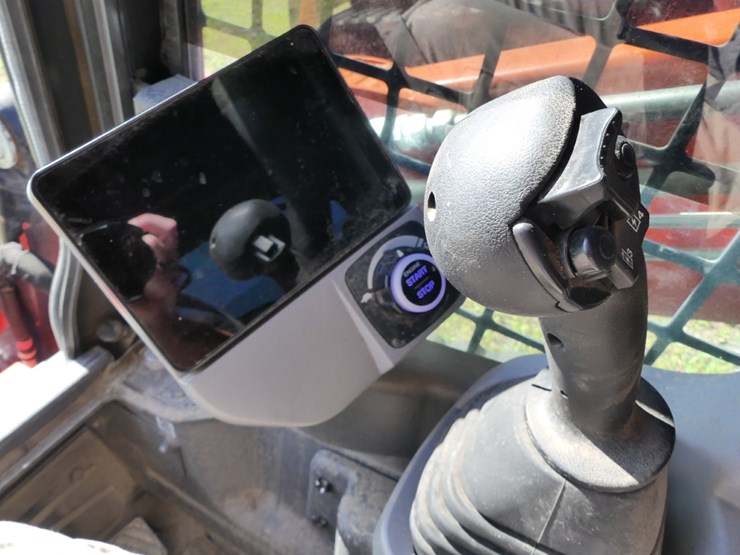 kubota-svl75-3-image-13