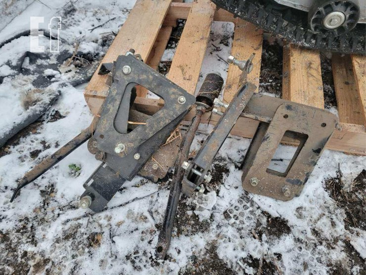 4x-trek-commander-tracks-image-3