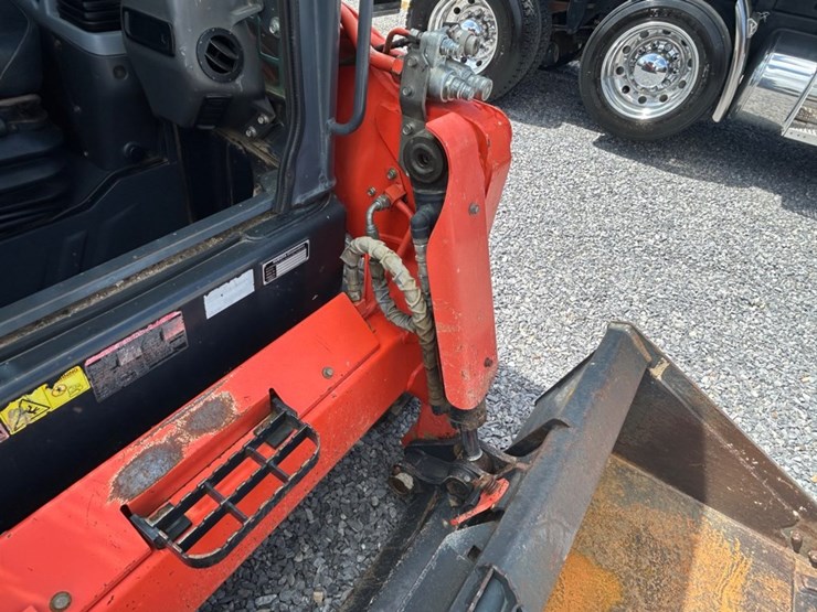 2013-kubota-svl90-image-18