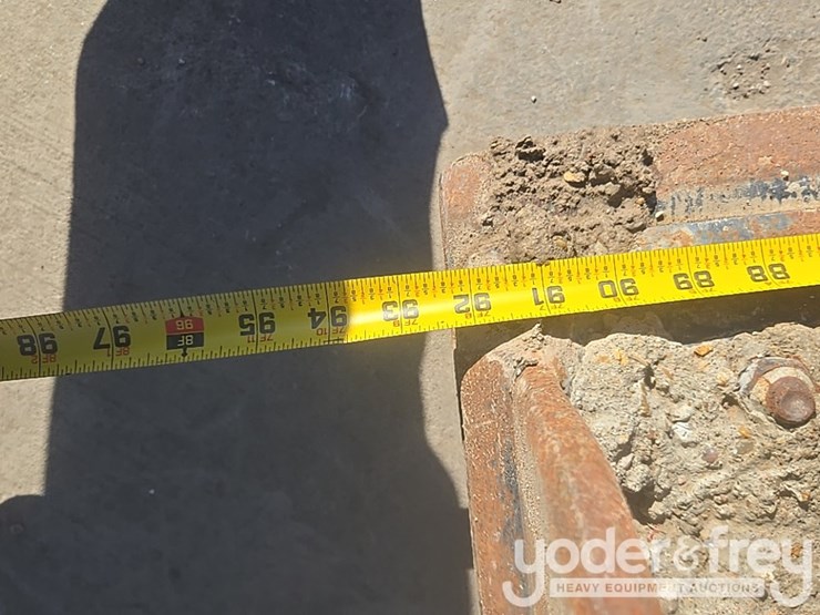 2010-deere-310sj-image-14