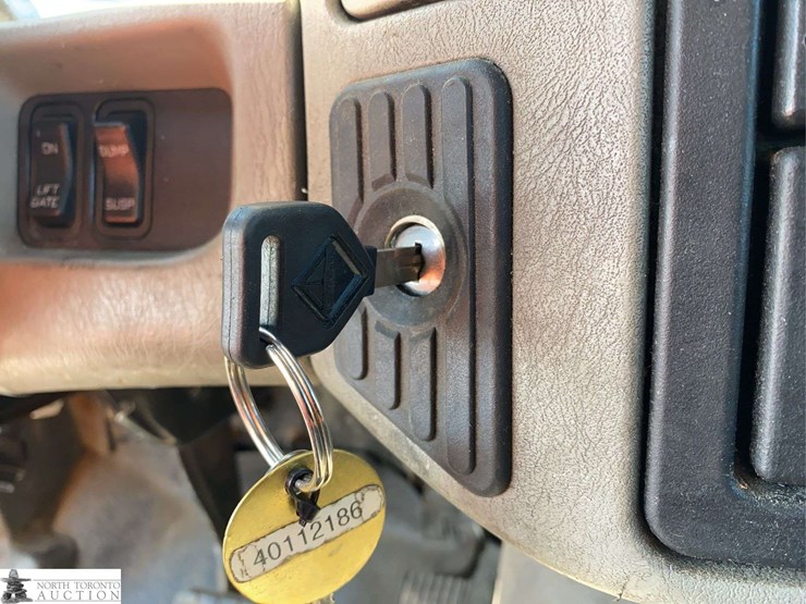 2013-international-durastar-4300-image-14