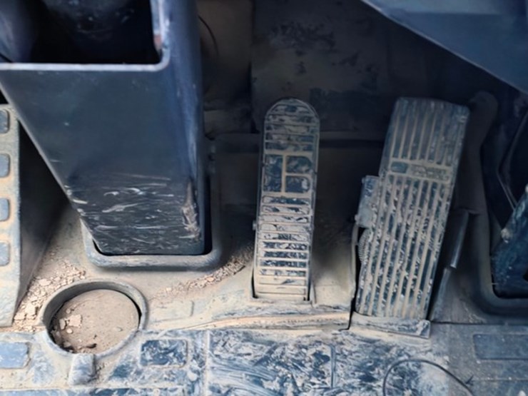 2005-komatsu-hm300-1-image-47