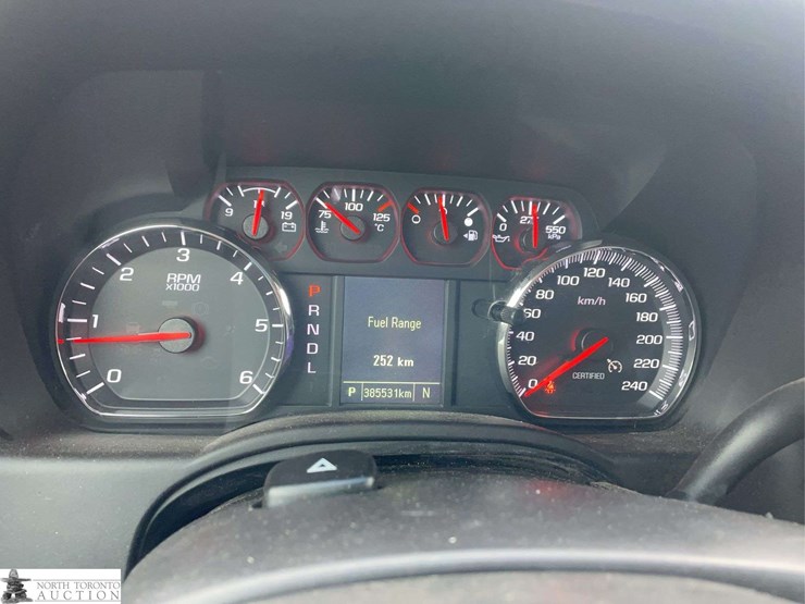 2017-chevrolet-tahoe-image-12