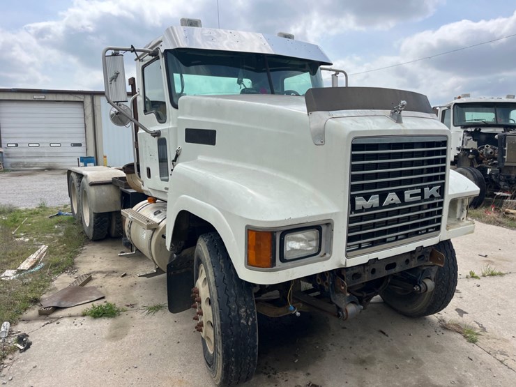 2006-mack-chn613-image-3