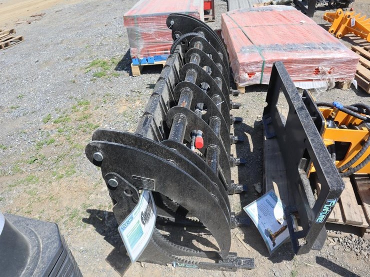 future-skid-steer-grapple-image-5