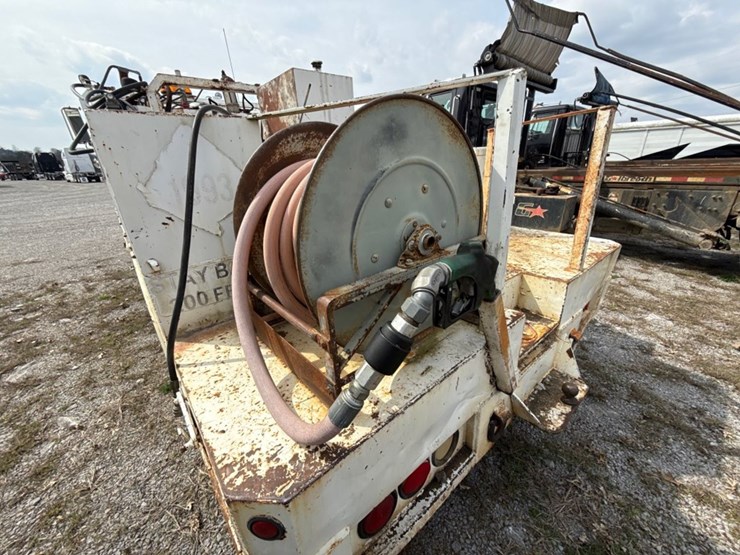 #31721-•-1989-mack-r690t-single-axle-fuel-truck-image-29