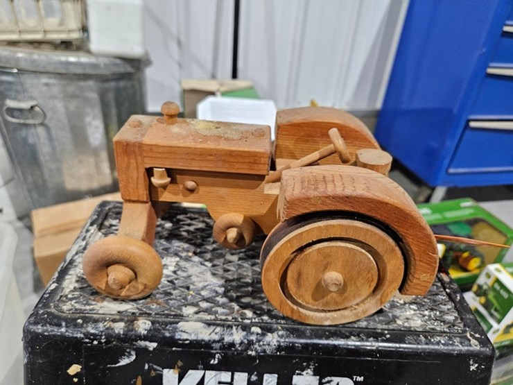 #989-•-wooden-tractor-image-2